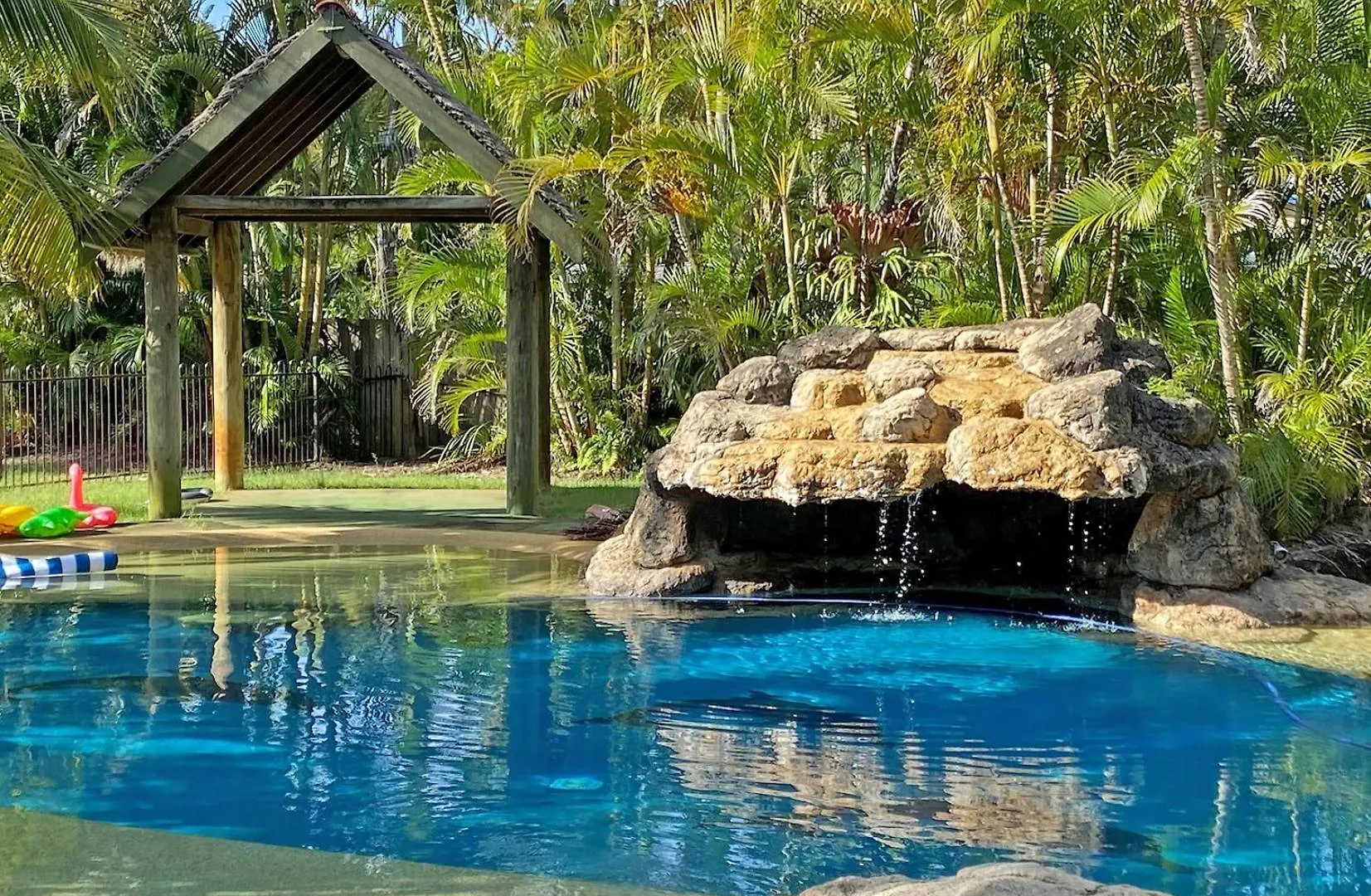 Belle'S On Ballow - Kookaburra Lodge - Absolute Waterfront Amity Point